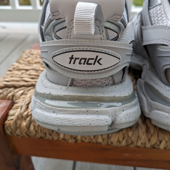 BALENCIAGA - Picture 11 of 15